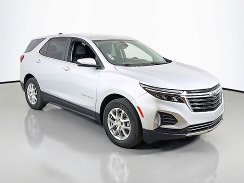 Used 2022 Chevrolet Equinox LT FWD image 2