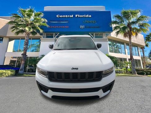 New 2026 Jeep Grand Cherokee Limited w/ Limited Altitude Package AWD/4WD image 3