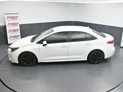Used 2022 Toyota Corolla LE FWD image 28