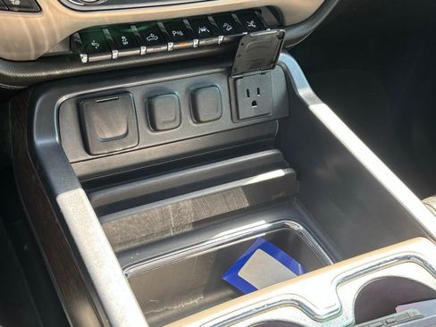 Used 2017 GMC Sierra 1500 Denali image 12