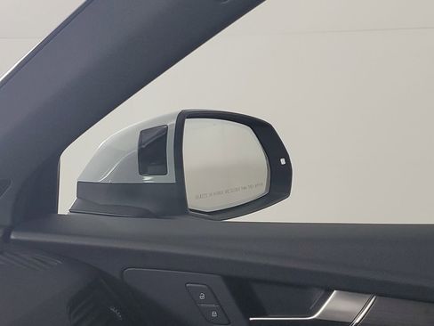 Certified 2025 Audi Q5 2.0T Premium Plus image 11