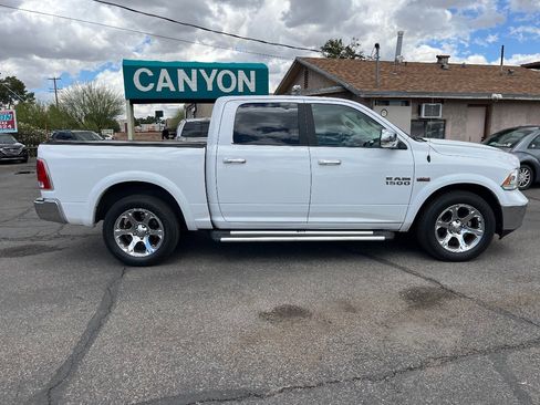 Used 2017 RAM 1500 Laramie AWD/4WD image 2