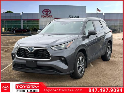 Used 2023 Toyota Highlander XLE AWD/4WD image 1