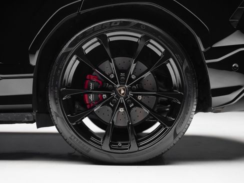 Used 2019 Lamborghini Urus AWD/4WD image 21