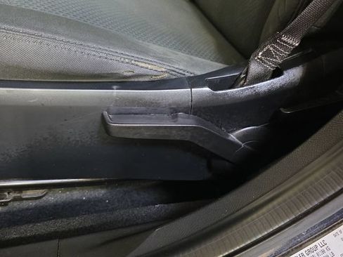 Used 2012 Chrysler 200 Touring FWD image 33