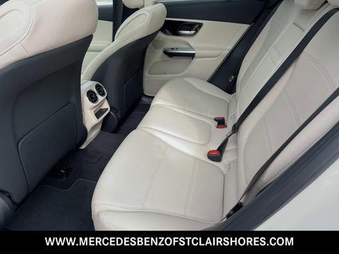 Used 2026 Mercedes-Benz GLC 300 4MATIC image 15