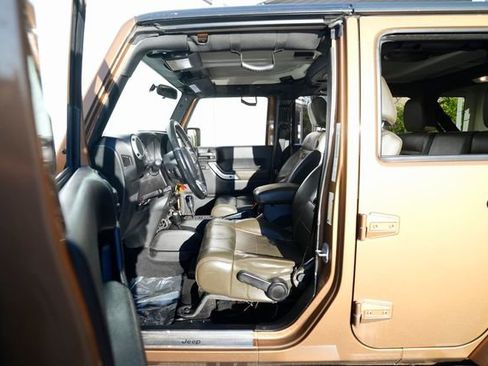 Used 2011 Jeep Wrangler Unlimited 70th Anniversary w/ Dual Top Group image 18