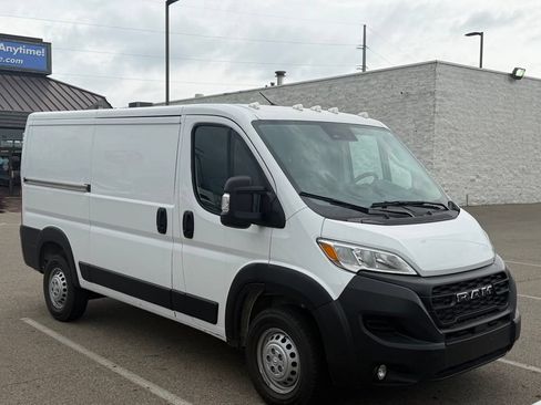 Used 2025 RAM ProMaster 2500 w/ Convenience Group FWD image 1
