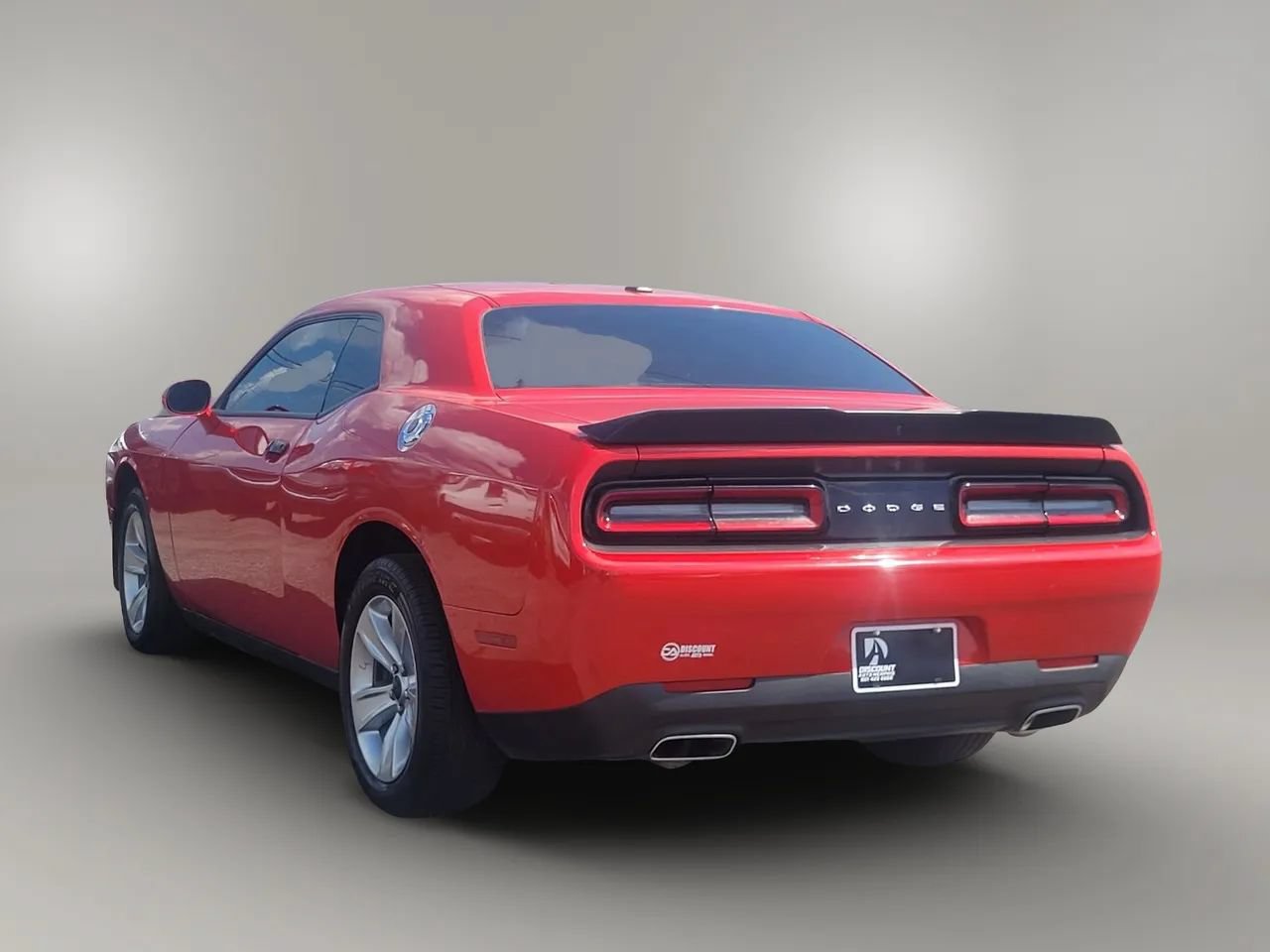 Used 2023 Dodge Challenger SXT RWD image 4