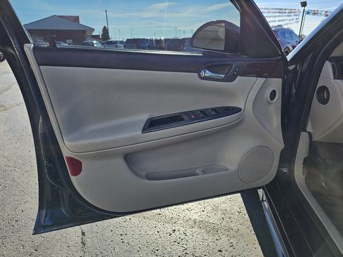 Used 2010 Chevrolet Impala LT w/ Convenience Package image 4