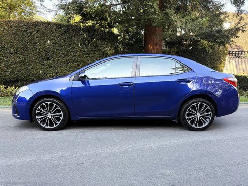Used 2015 Toyota Corolla S FWD image 3