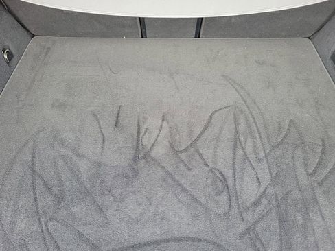 Certified 2025 Mercedes-Benz GLC 300 image 9