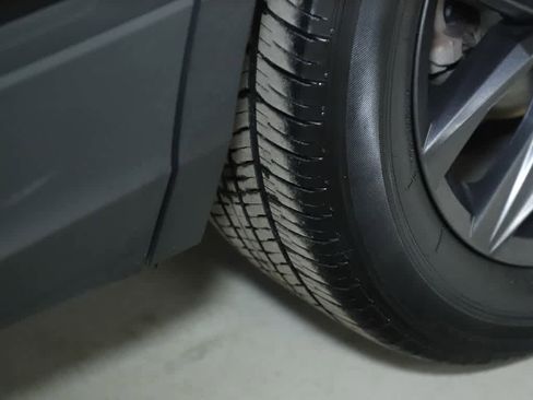 Certified 2023 Volkswagen Tiguan SE w/ Panoramic Sunroof Package image 36