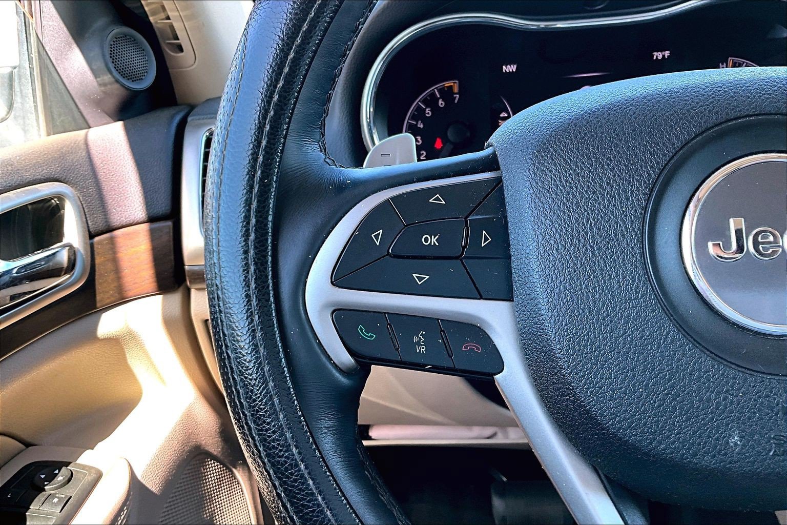 Used 2017 Jeep Grand Cherokee Laredo w/ Quick Order Package 23E AWD/4WD image 17