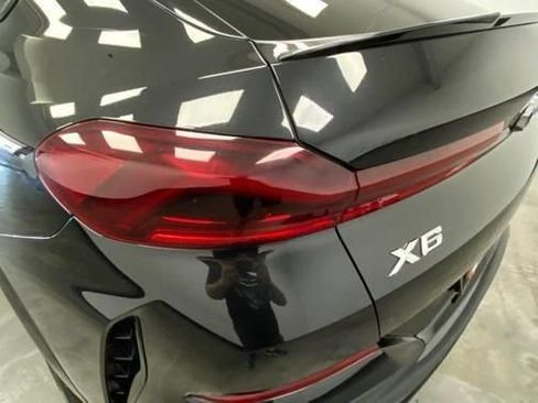 Used 2022 BMW X6 xDrive40i w/ M Sport Package AWD/4WD image 14