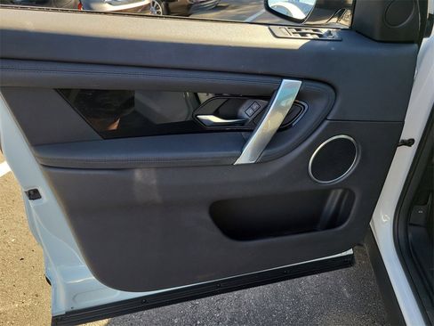 Used 2020 Land Rover Discovery Sport S image 15