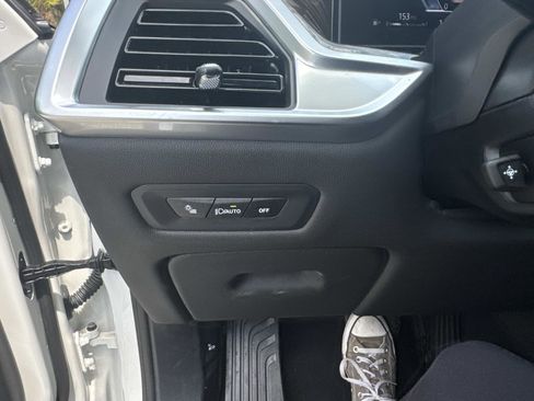 Certified 2026 BMW X5 sDrive40i w/ Climate Comfort Package image 31