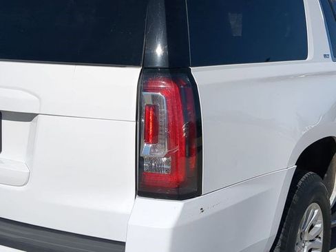 Used 2019 GMC Yukon XL SLT w/ Open Road Package AWD/4WD image 12