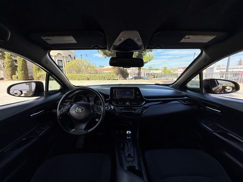 Used 2018 Toyota C-HR XLE FWD image 15