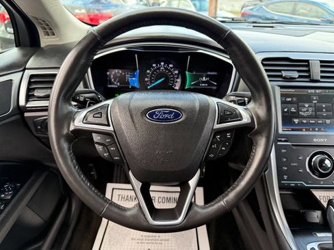 Used 2014 Ford Fusion Titanium image 18