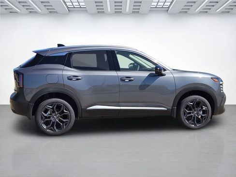 New 2026 Nissan Kicks SR FWD image 3