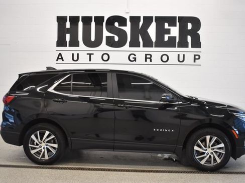 Used 2022 Chevrolet Equinox LT AWD/4WD image 2