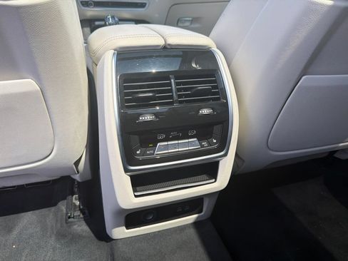 Used 2022 BMW X7 xDrive40i w/ Executive Package AWD/4WD image 35