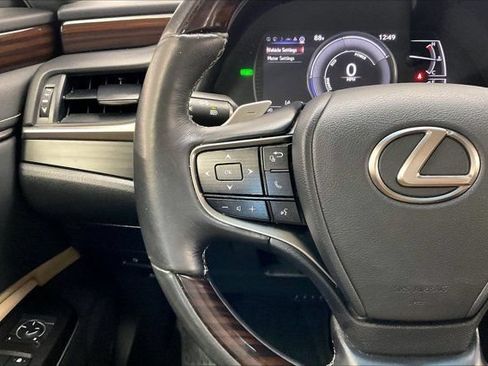 Used 2019 Lexus ES 300h w/ Premium Package FWD image 18