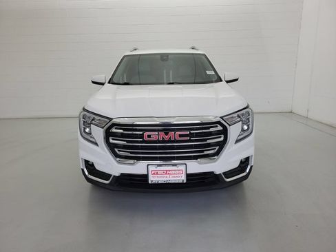 Used 2024 GMC Terrain SLT FWD image 3