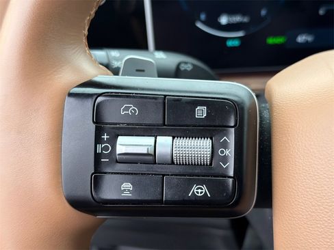 Used 2025 Hyundai Santa Fe Limited image 25