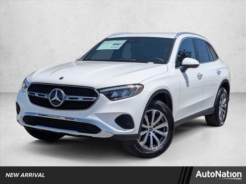 Certified 2025 Mercedes-Benz GLC 300 image 1