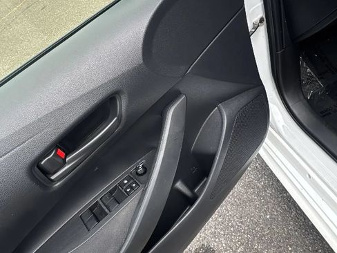Used 2023 Toyota Corolla LE FWD image 10