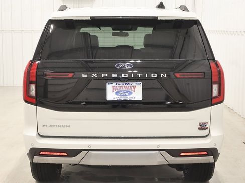 New 2025 Ford Expedition Platinum w/ Platinum Ultimate Package image 7