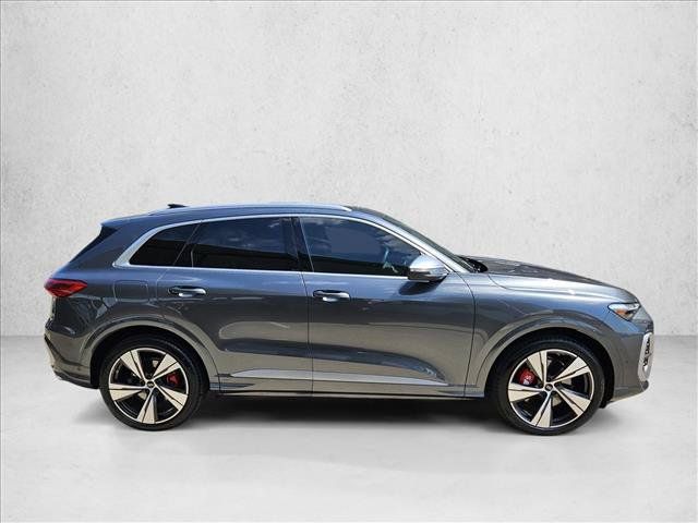 Certified 2026 Audi SQ5 Premium Plus AWD/4WD image 4