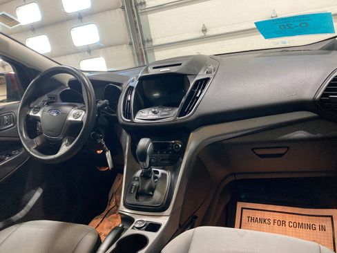 Used 2016 Ford Escape SE w/ Equipment Group 201A image 10