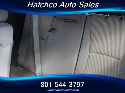 Used 2023 Toyota Highlander LE AWD/4WD image 16