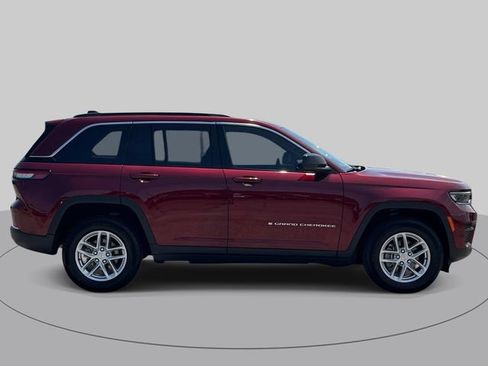 Used 2024 Jeep Grand Cherokee Laredo X w/ Luxury Tech Group I RWD image 3