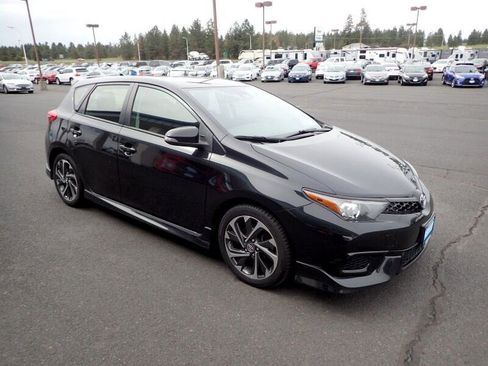 Used 2018 Toyota Corolla iM image 7