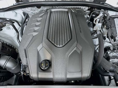 New 2026 Porsche Macan image 32