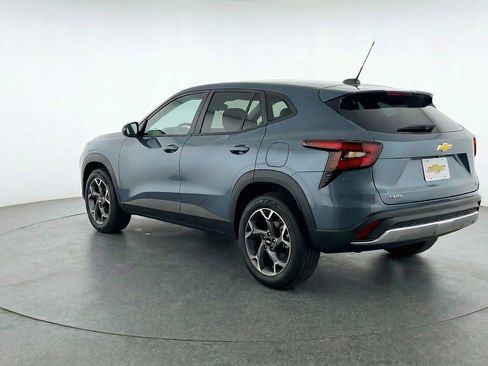 Used 2025 Chevrolet Trax LT image 6