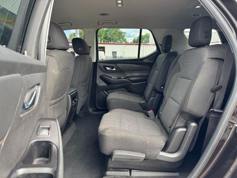 Used 2018 Chevrolet Traverse LT FWD image 16