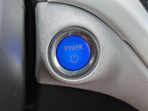 Used 2017 Chevrolet Bolt Premier w/ Driver Confidence II Package FWD image 31