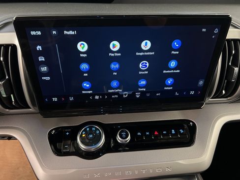 New 2025 Ford Expedition Active image 9