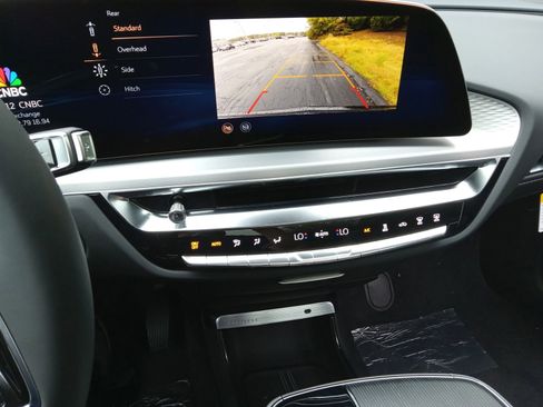 New 2025 Cadillac Lyriq Sport image 15