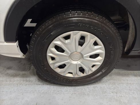 Used 2023 Ford Transit 350 XLT image 9