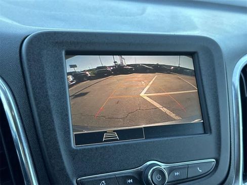 Used 2022 Chevrolet Equinox LT image 18