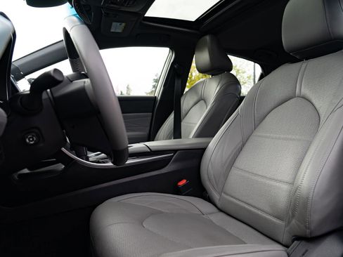 Used 2021 Toyota Avalon Limited w/ Advanced Safety Package image 14