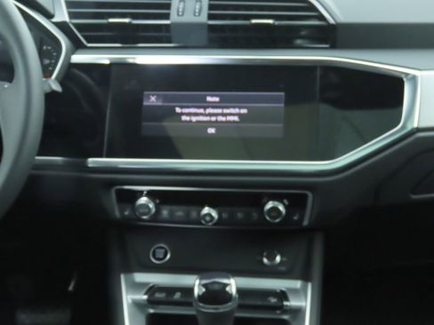 Used 2025 Audi Q3 2.0T Premium w/ Convenience Package image 15