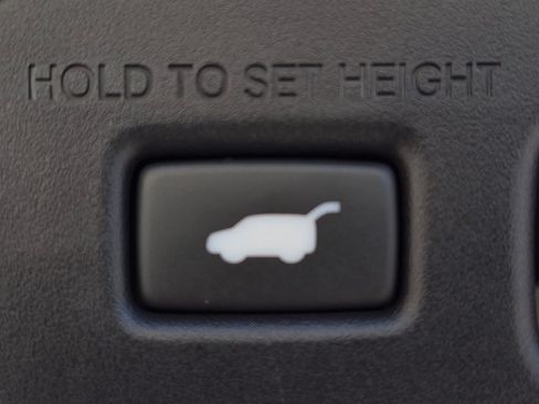 Used 2025 Honda Pilot EX-L image 18