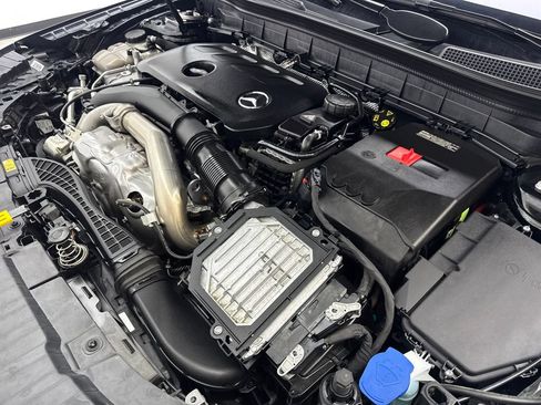 Used 2025 Mercedes-Benz GLB 250 4MATIC image 73